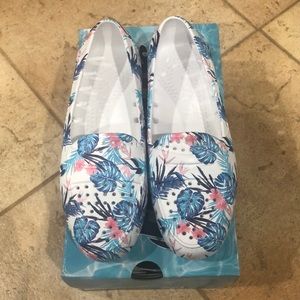 Floafers Posh driver island leaf print
